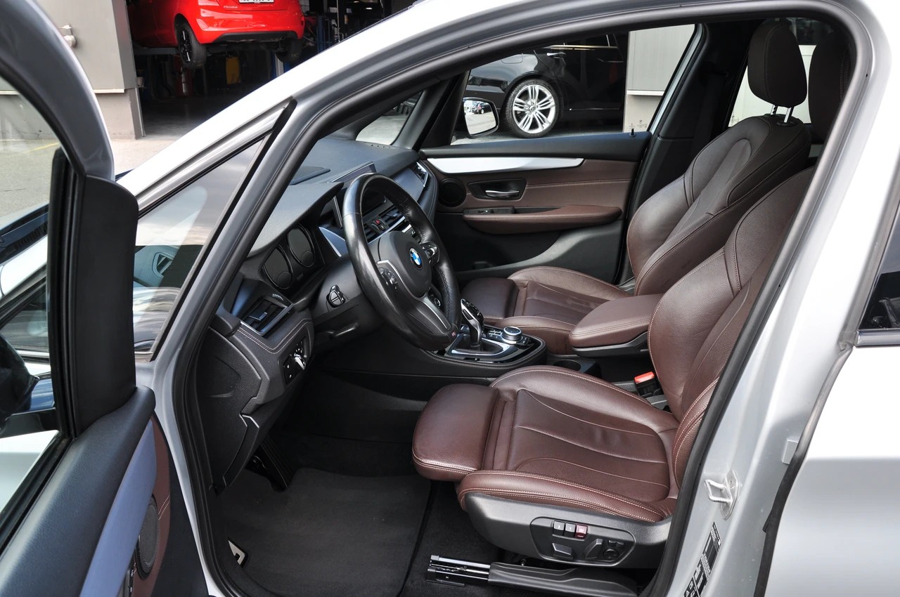 BMW 220d xDrive Active Tourer Steptronic M Sport-image-12