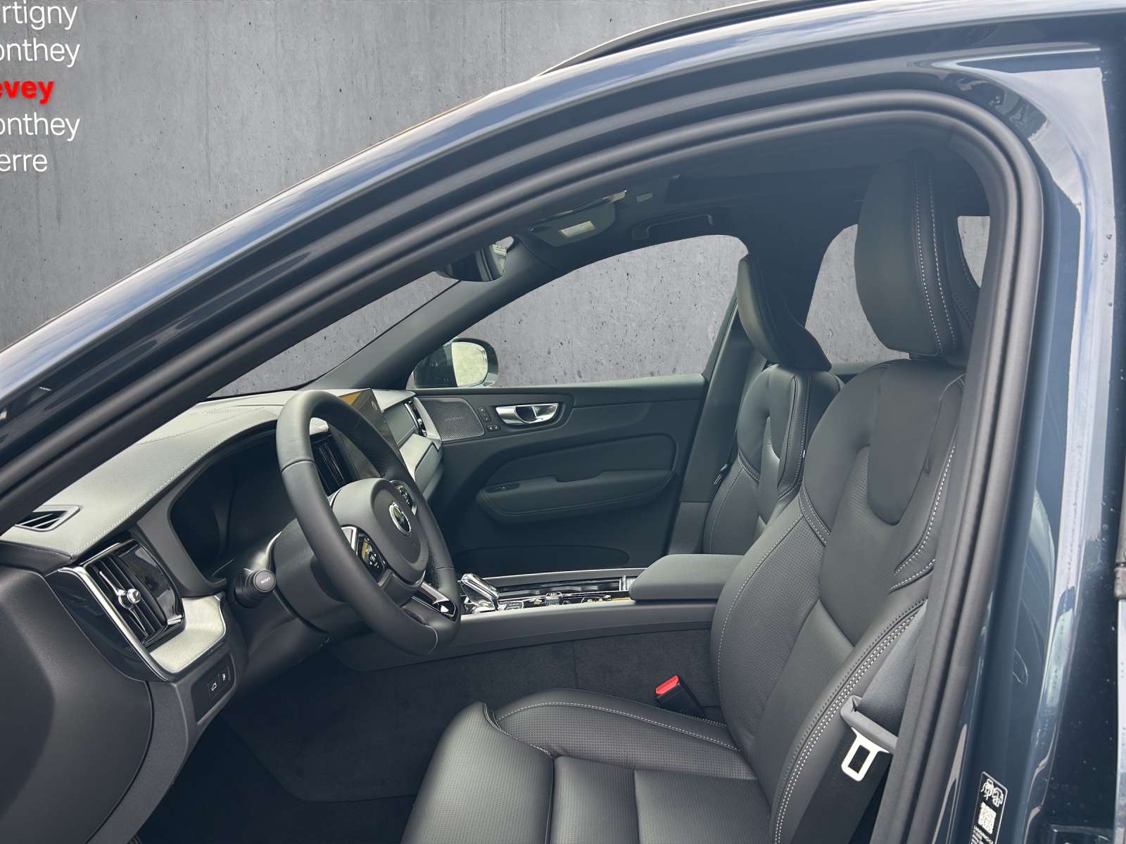 VOLVO XC60 T6 eAWD PluginHybrid Black Edition Geartronic-image-7