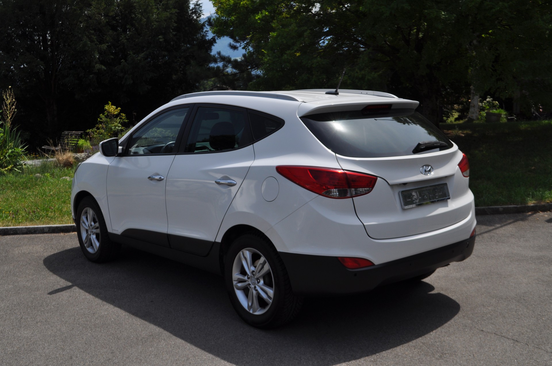 HYUNDAI iX 35 2.0 CRDi Style 4WD-image-2
