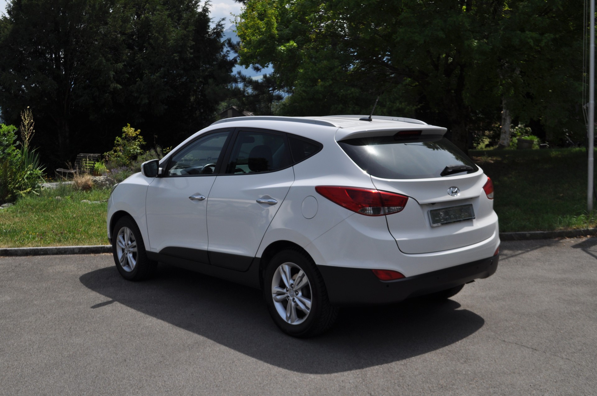 HYUNDAI iX 35 2.0 CRDi Style 4WD-image-3