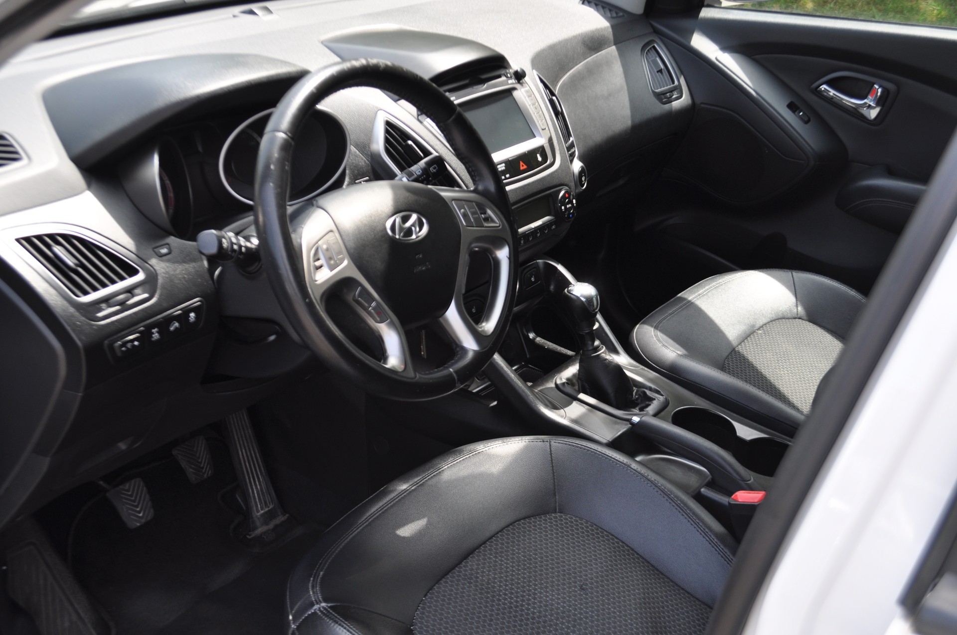 HYUNDAI iX 35 2.0 CRDi Style 4WD-image-5