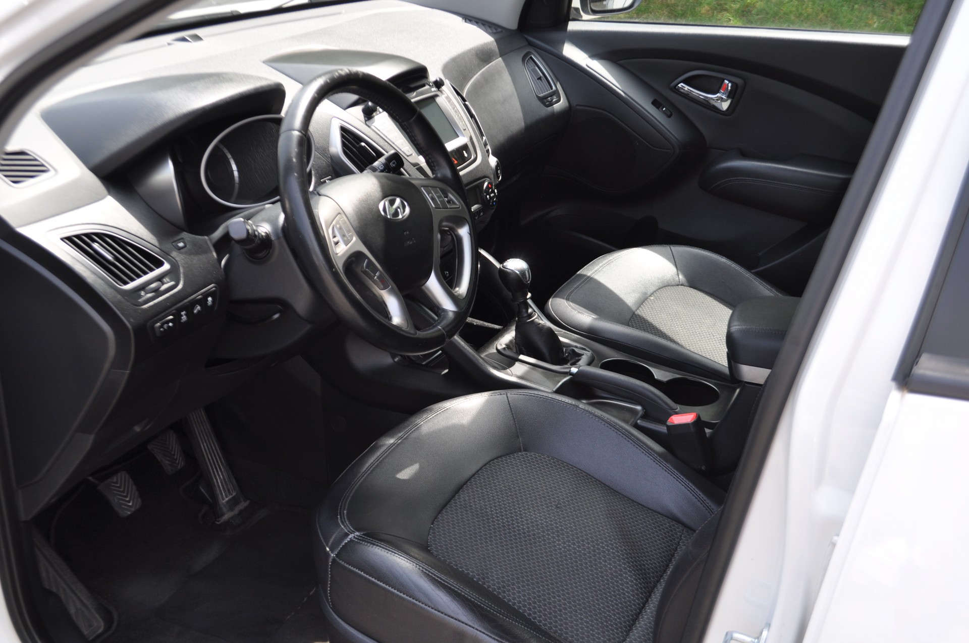 HYUNDAI iX 35 2.0 CRDi Style 4WD-image-4