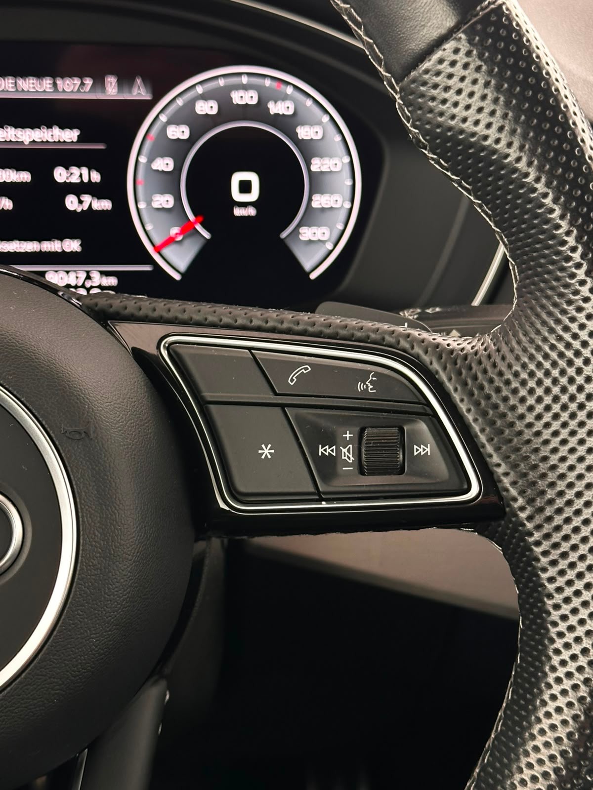 AUDI A5 Cabriolet 2.0 TDI S-Line S-tronic-image-9