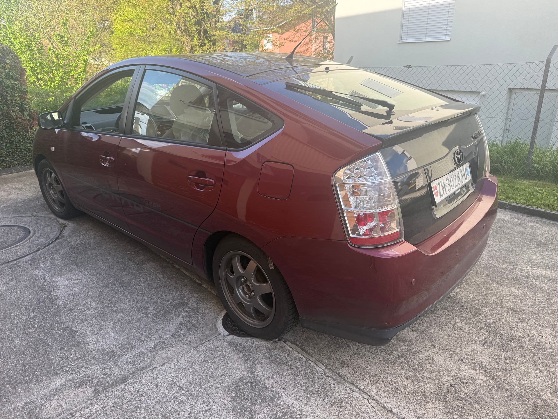 TOYOTA Prius 1.5 16V Hybrid-image-2