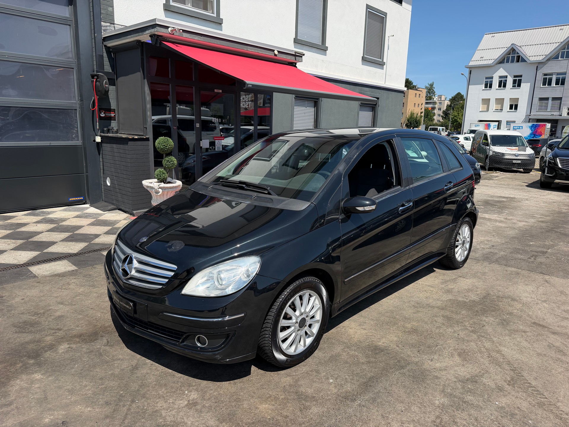 MERCEDES-BENZ B 170-showroom-element-3