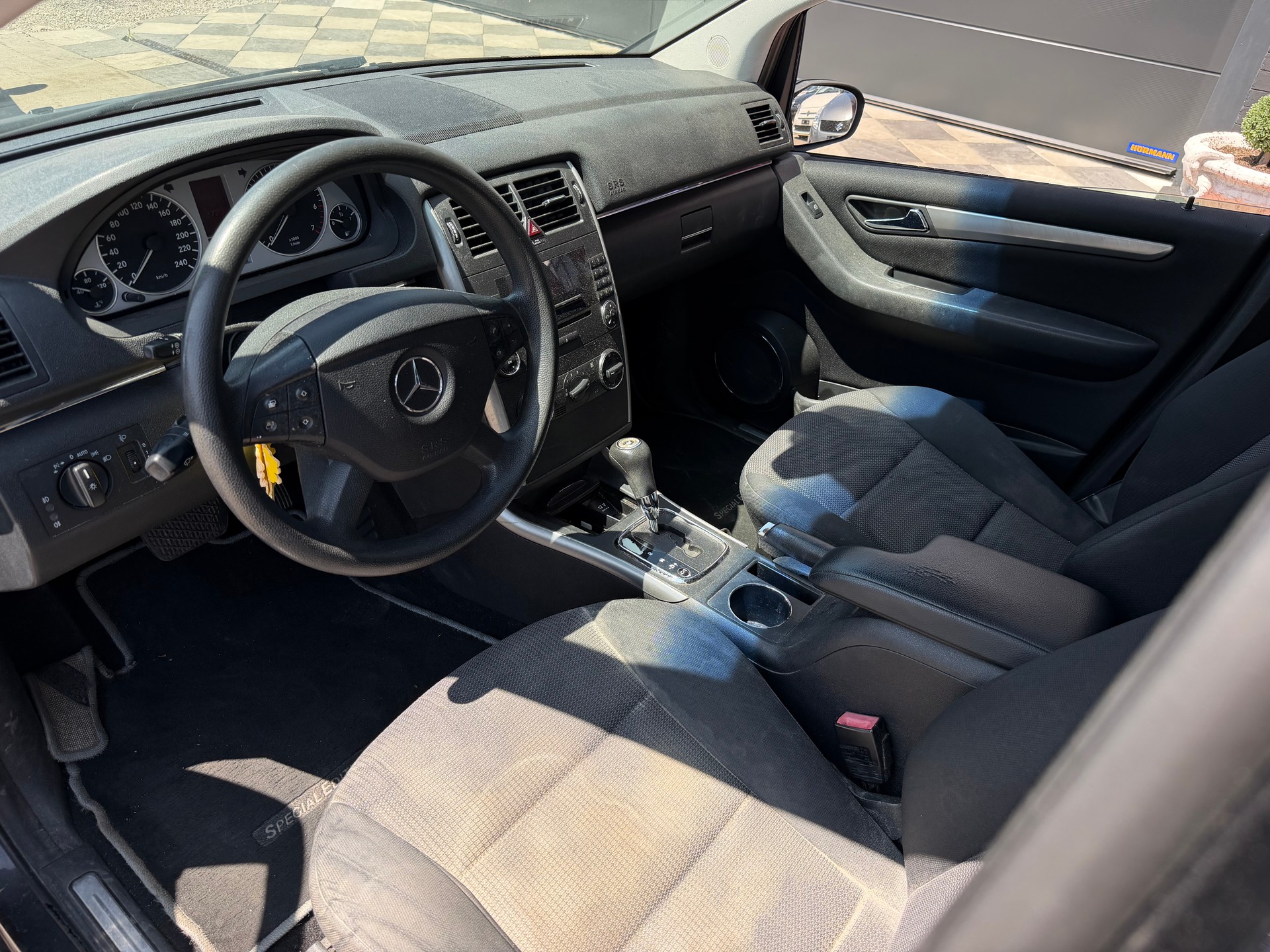 MERCEDES-BENZ B 170-image-9