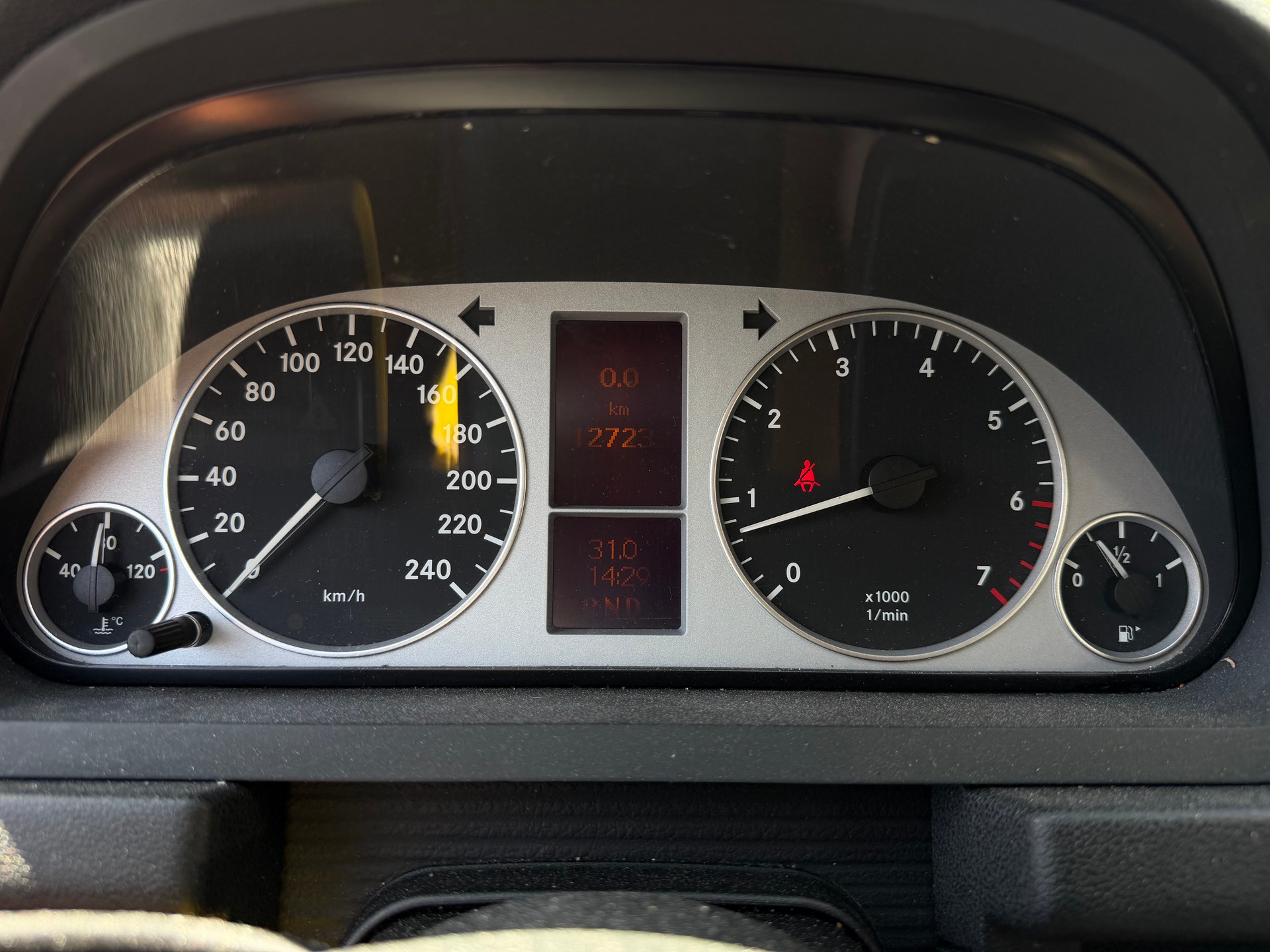 MERCEDES-BENZ B 170-image-18