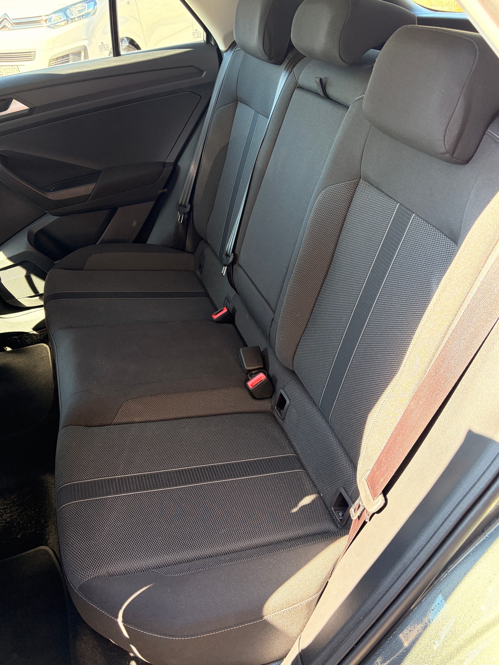 VW T-Roc 1.5 TSI EVO Life United DSG-image-8