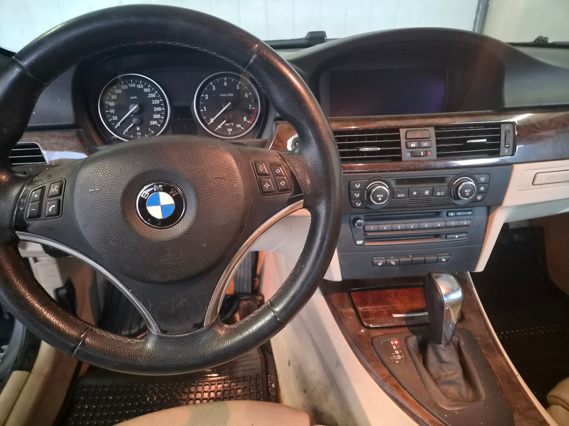 BMW 325i Cabriolet Steptronic-image-9