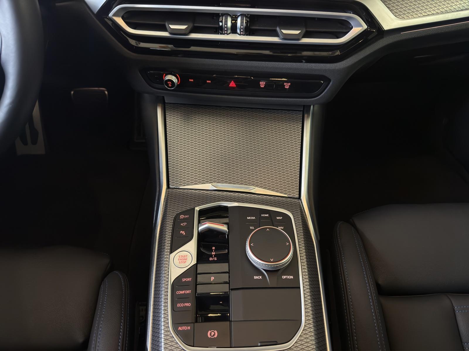 BMW M340i xDrive Touring-image-15
