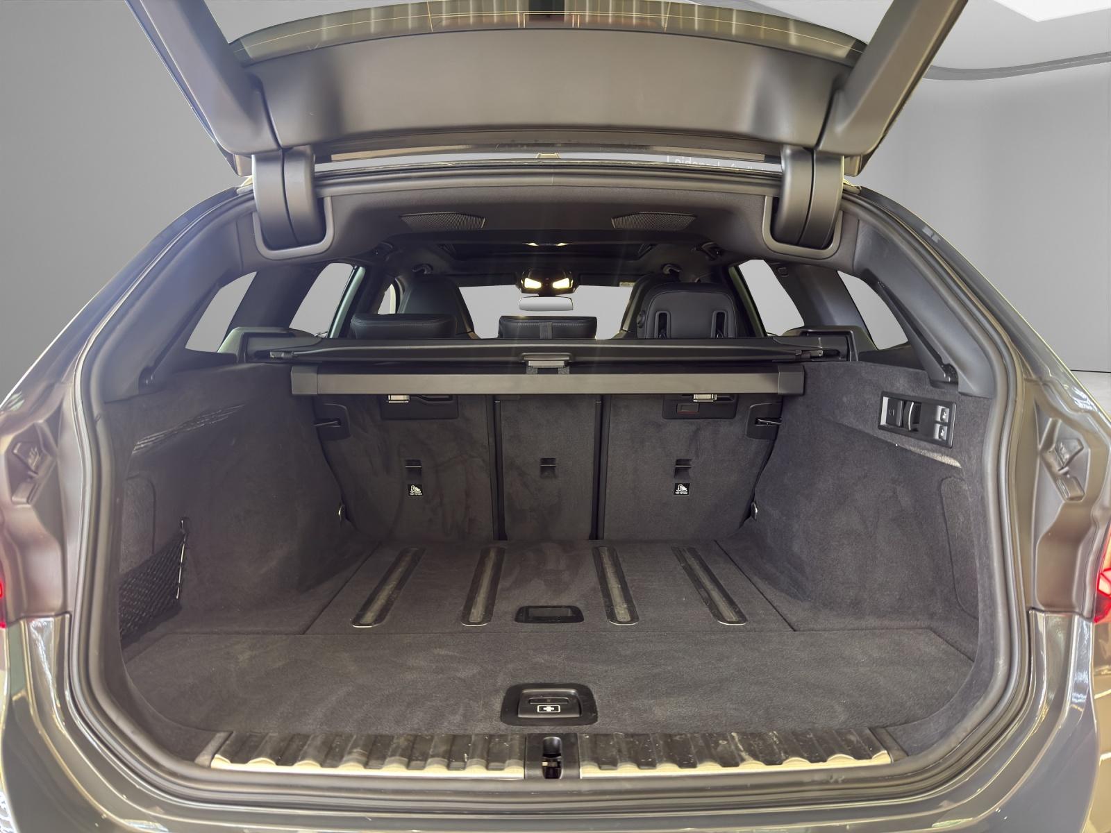 BMW M340i xDrive Touring-image-17