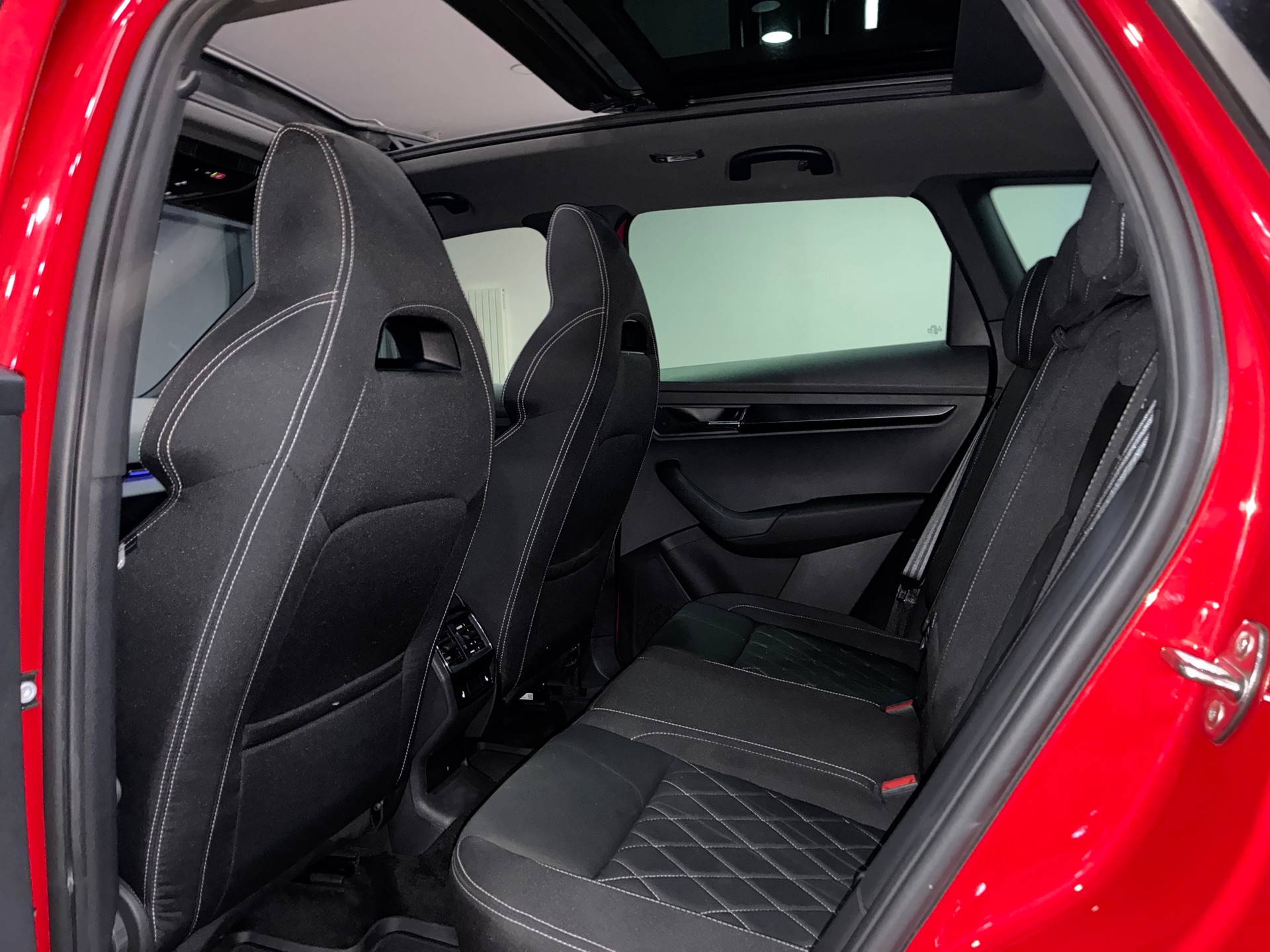 SKODA Karoq 2.0 TDI SCR SportLine 4x4 DSG-image-11
