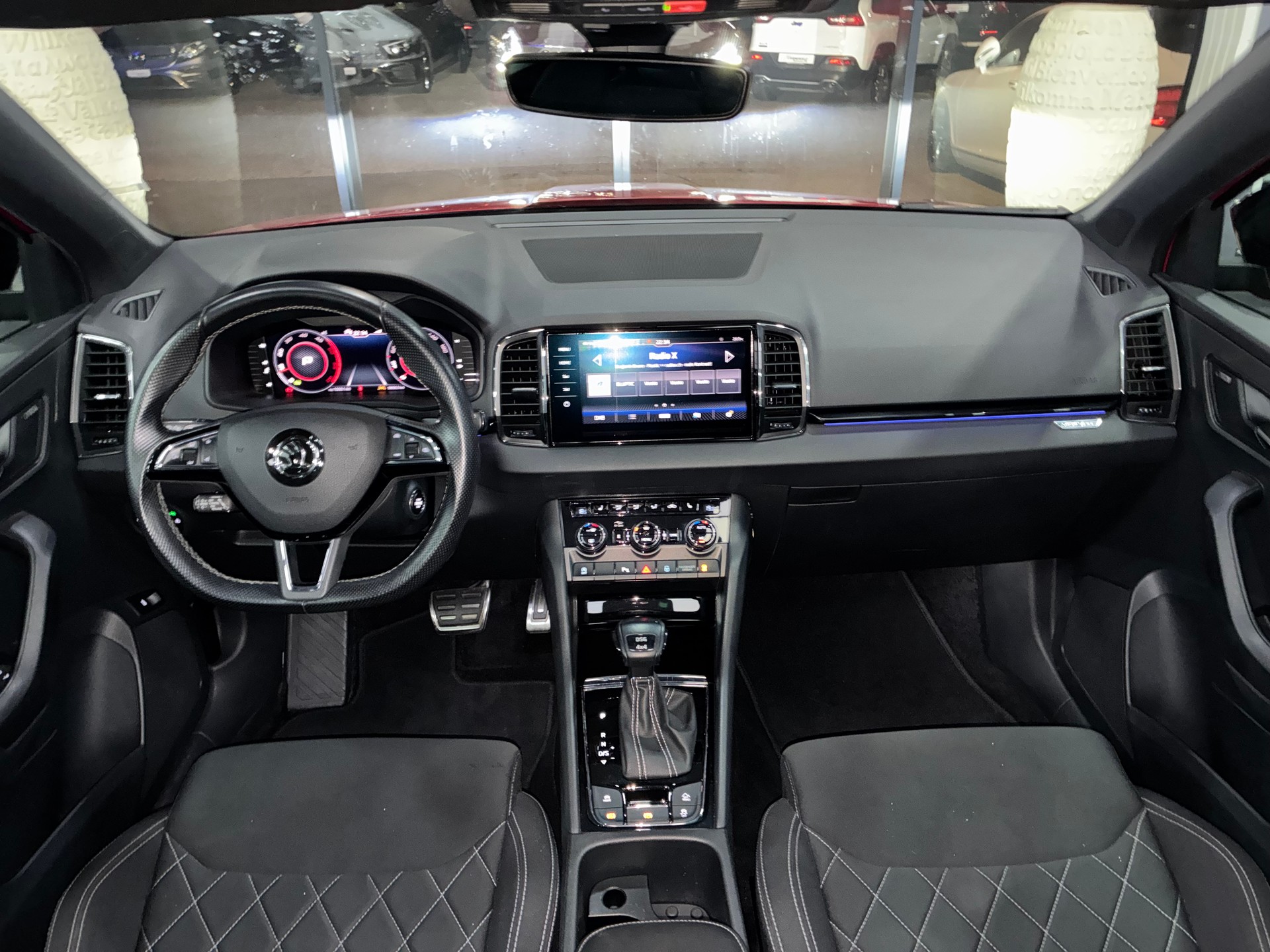 SKODA Karoq 2.0 TDI SCR SportLine 4x4 DSG-image-6