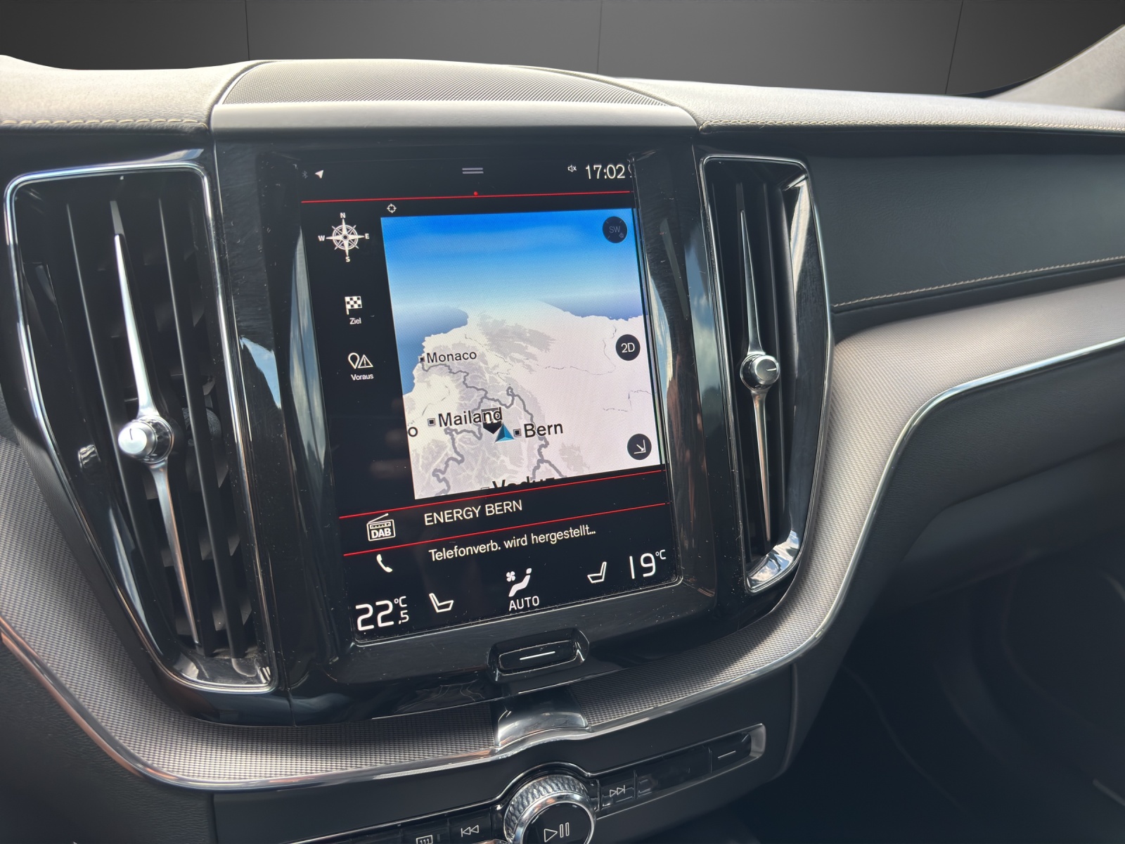 VOLVO XC60 T6 AWD R-Design Geartronic-image-9