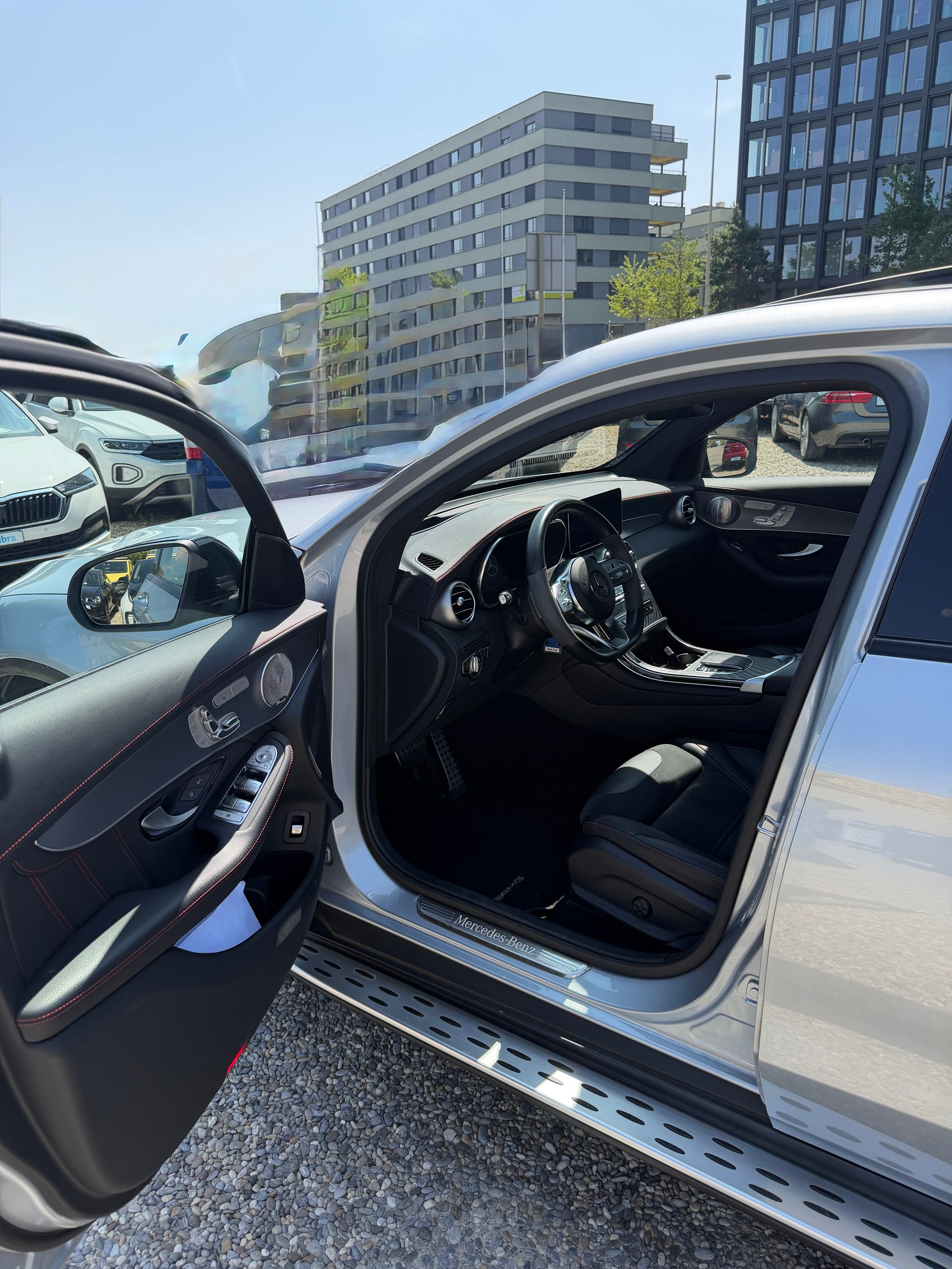 MERCEDES-BENZ GLC 220 d AMG Line Coupé 4m-image-4
