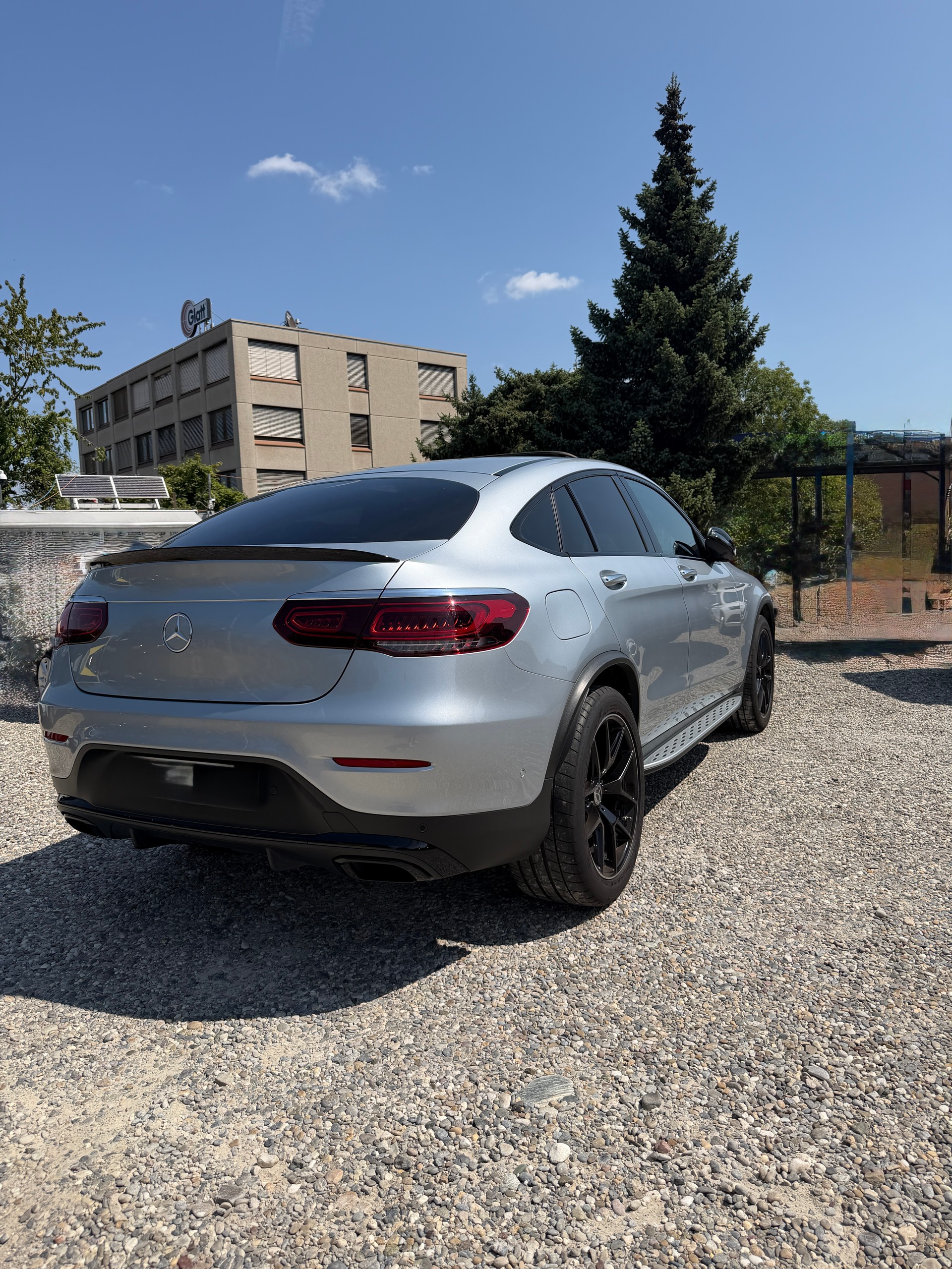 MERCEDES-BENZ GLC 220 d AMG Line Coupé 4m-image-3