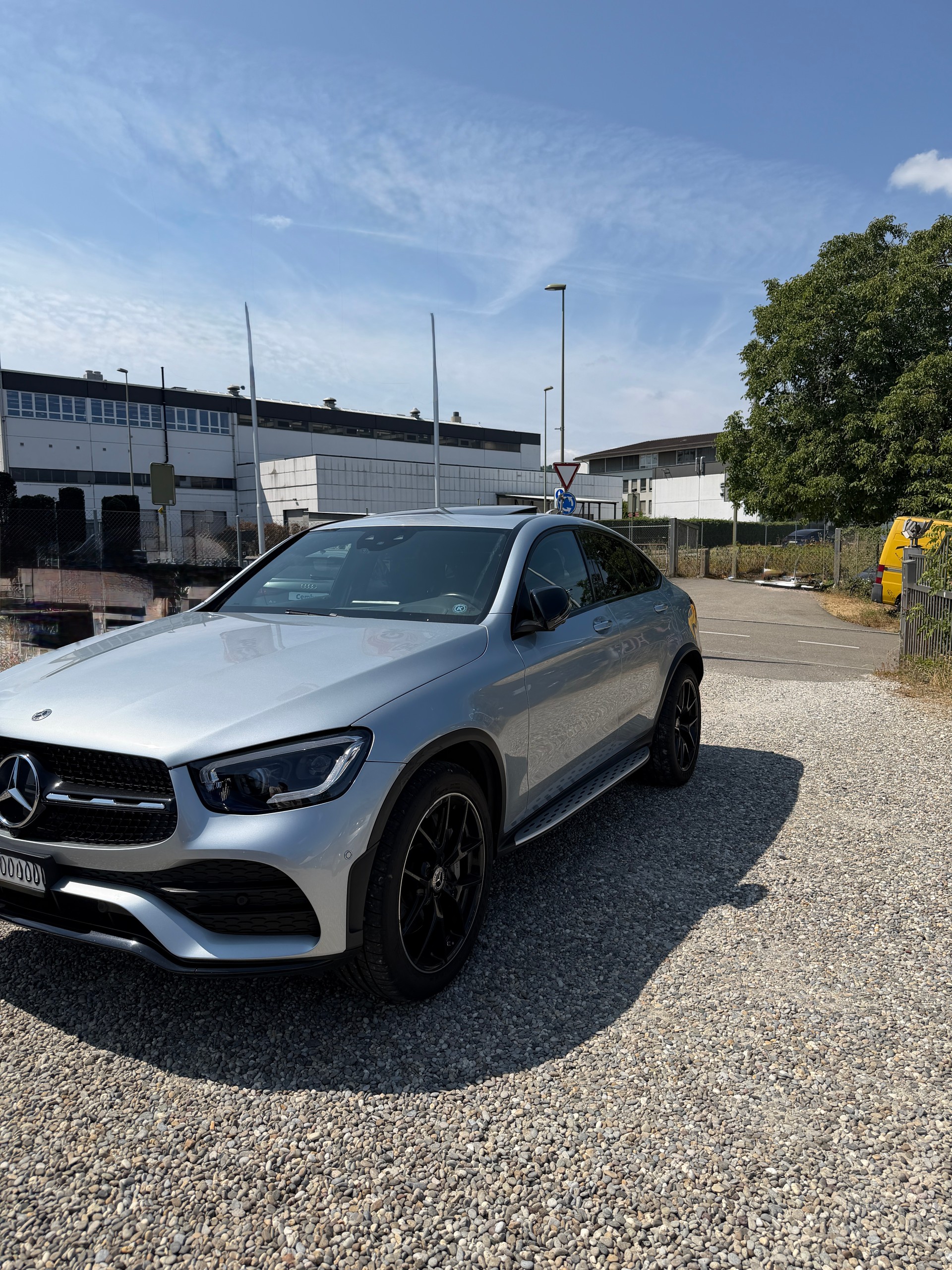 MERCEDES-BENZ GLC 220 d AMG Line Coupé 4m-image-1