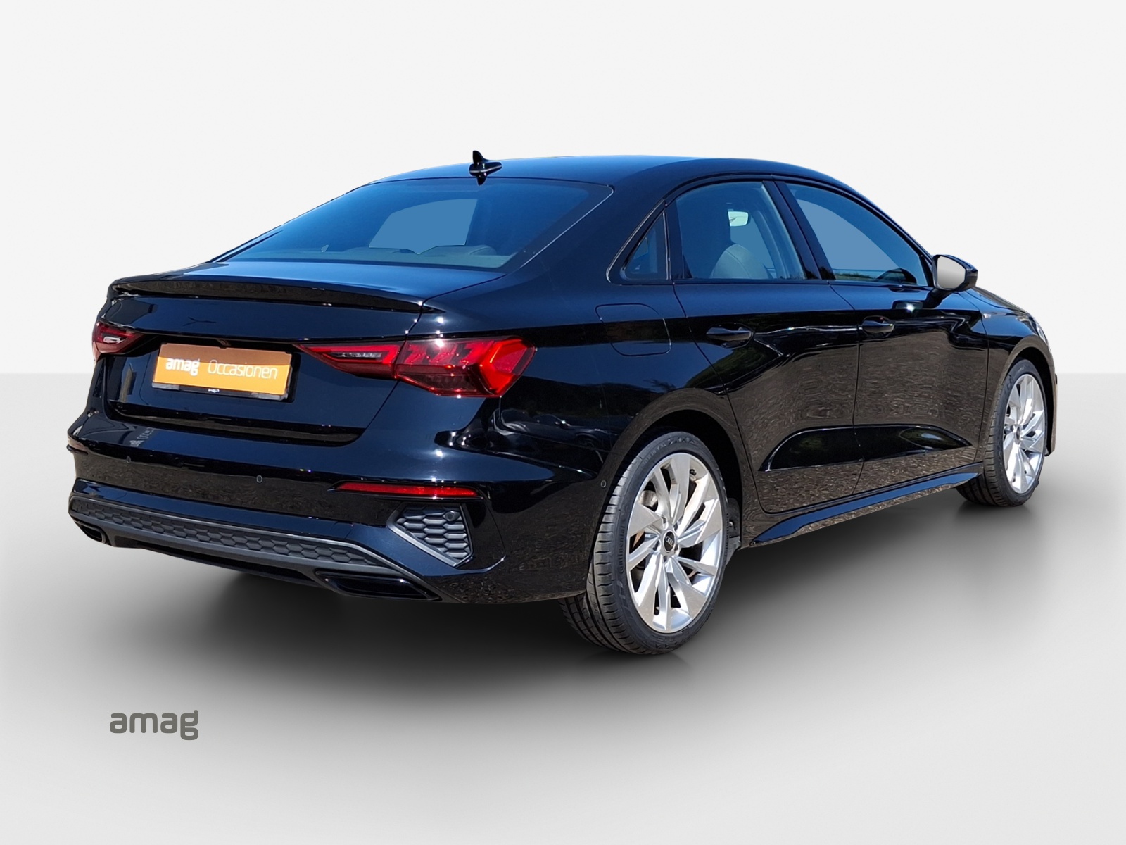 AUDI A3 Limousine 35 TFSI S-Line Attraction S-tronic-image-4