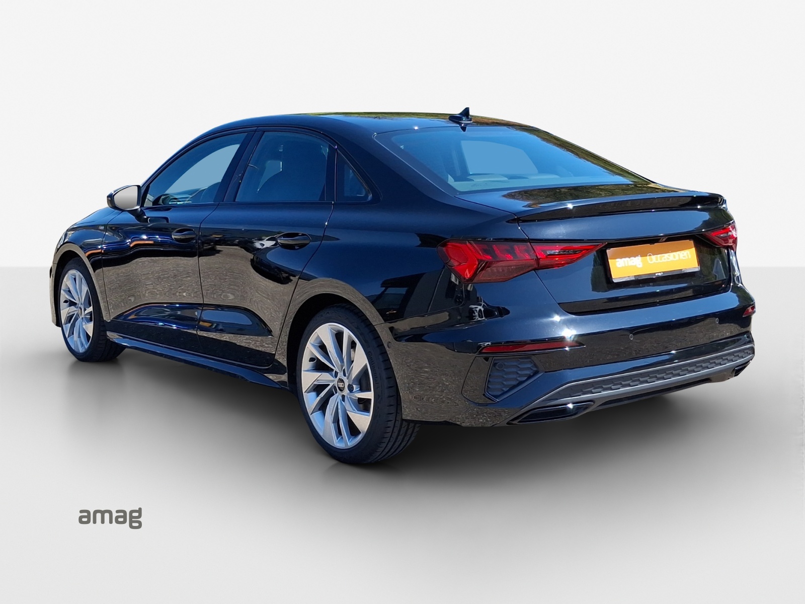 AUDI A3 Limousine 35 TFSI S-Line Attraction S-tronic-image-2