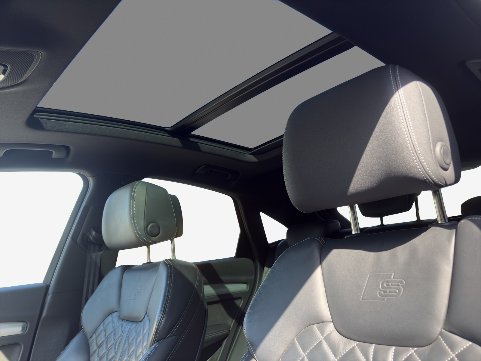 AUDI Q5 Sportback 40 TDI Blackedition quattro S-tronic-image-15