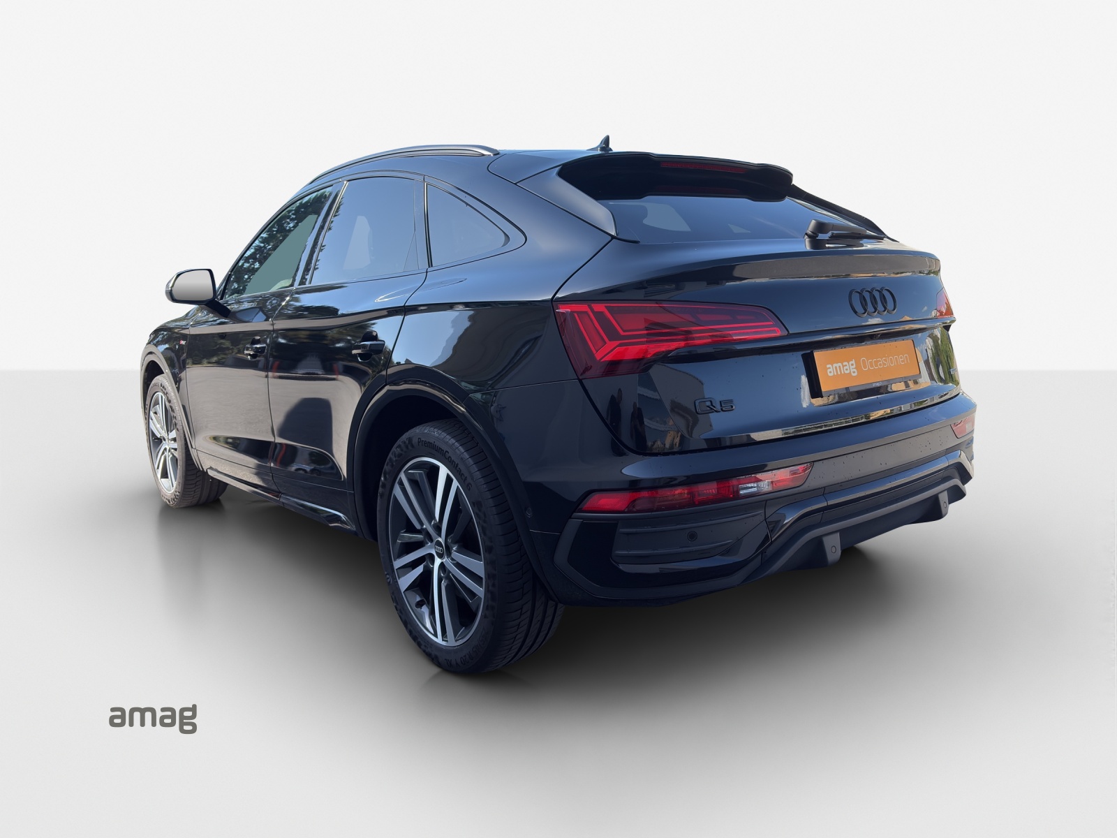 AUDI Q5 Sportback 40 TDI Blackedition quattro S-tronic-image-2