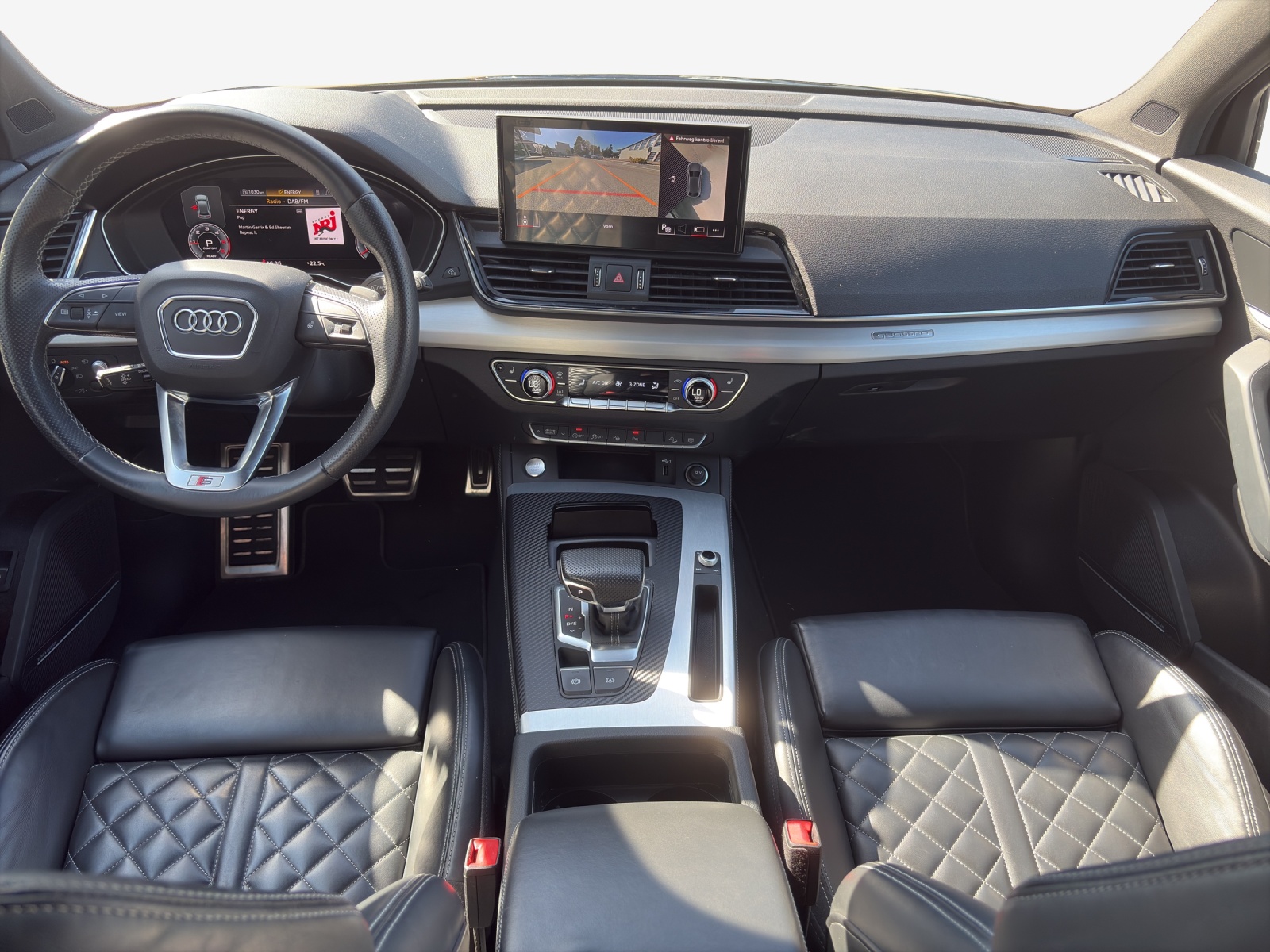 AUDI Q5 Sportback 40 TDI Blackedition quattro S-tronic-image-8