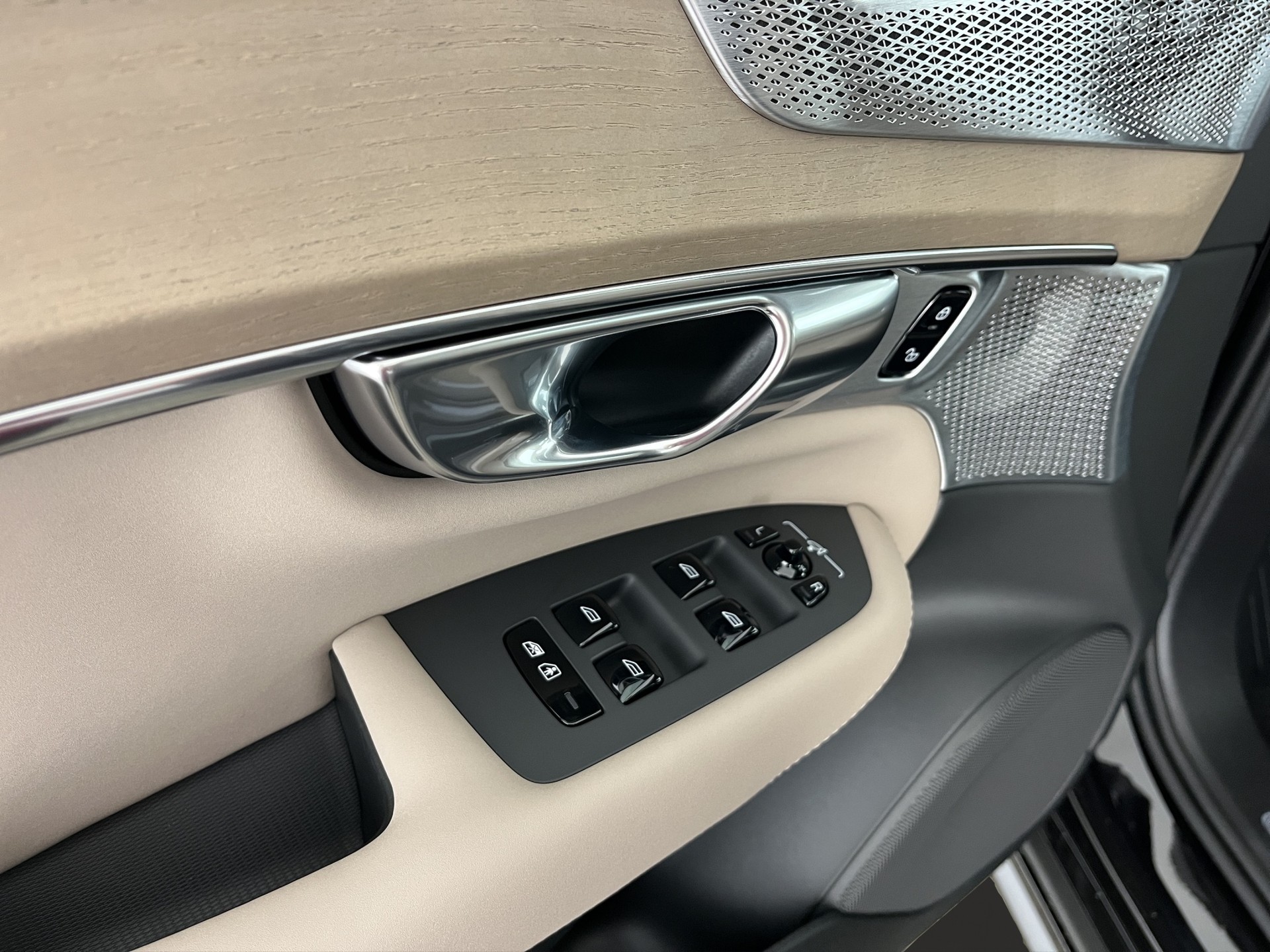 VOLVO XC90 2.0 T8 TE Ultra Dark eAWD-image-11