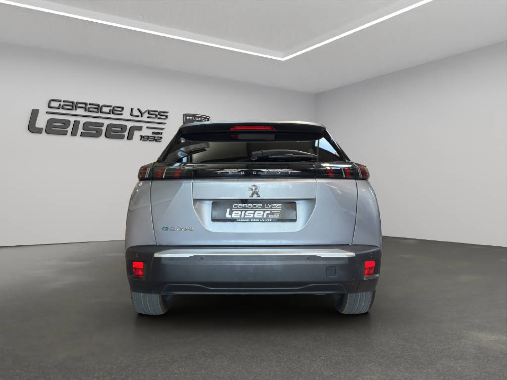 PEUGEOT 2008 e-Allure-showroom-element-3