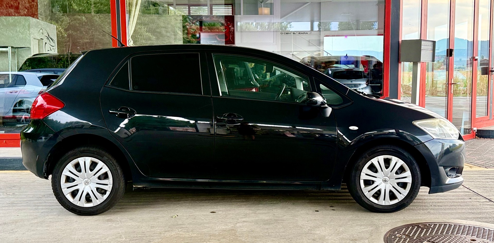 TOYOTA Auris 1.6 Style-image-2