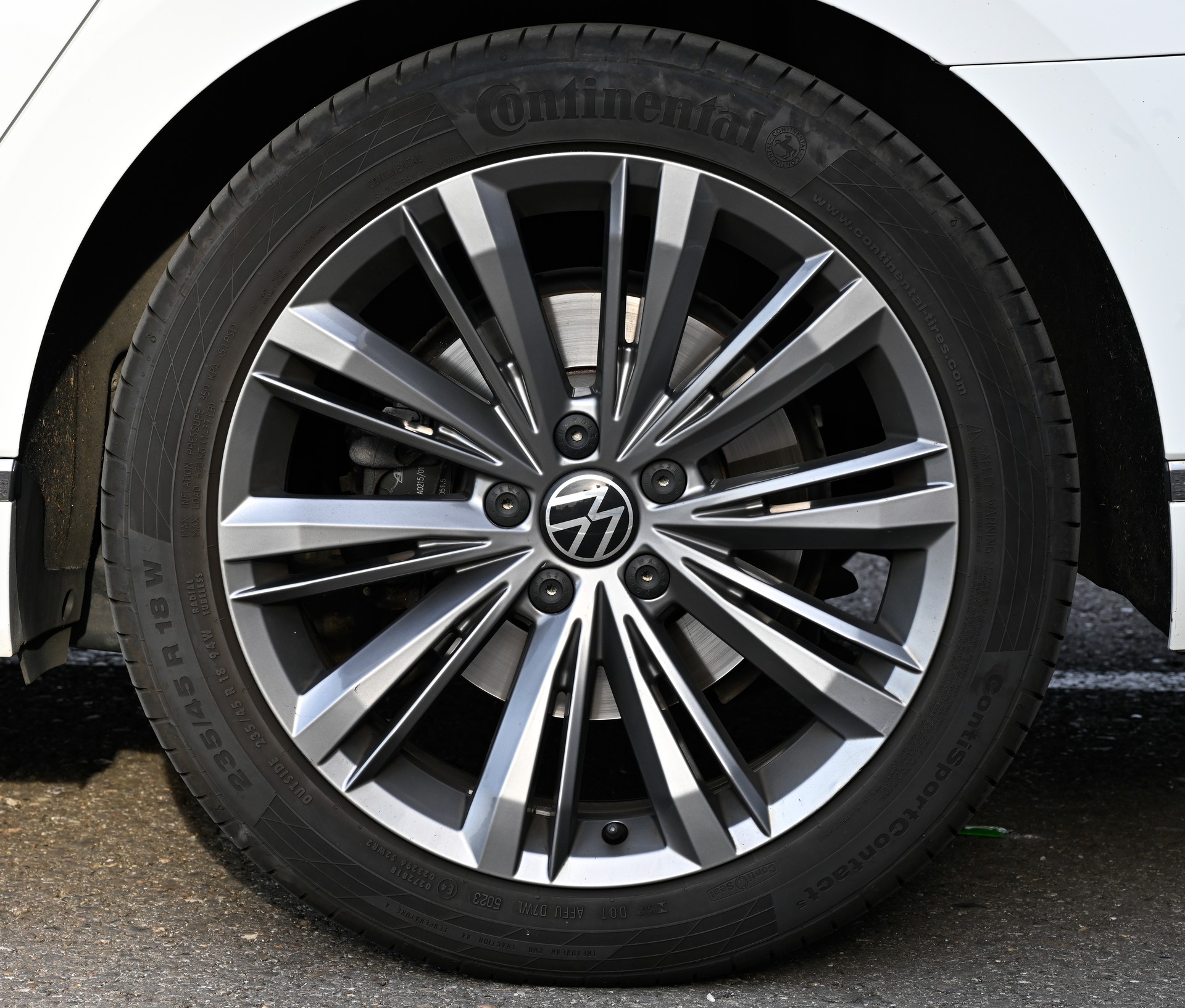 VW PASSAT Variant 2.0 Diesel 200PS Allrad Elegance-image-5