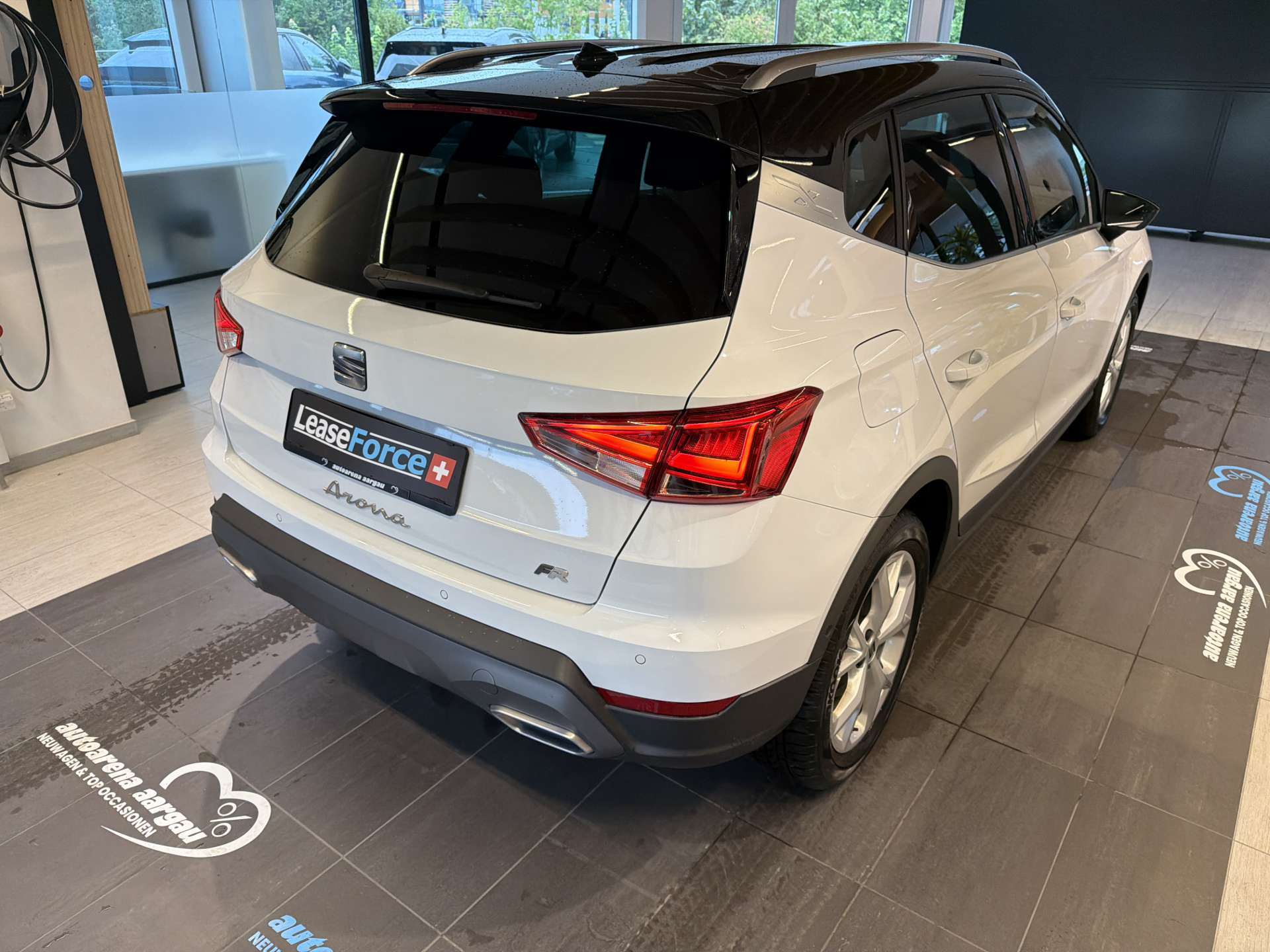 SEAT Arona 1.0 TSi Eco FR DSG-Automat-image-2