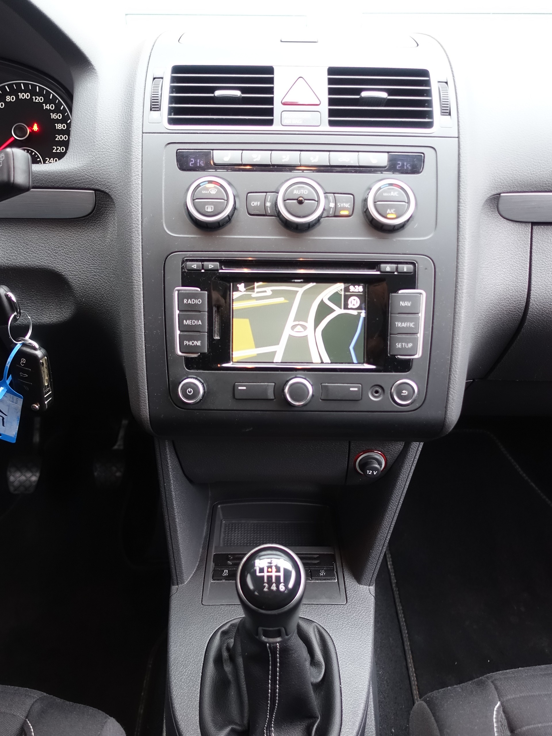 VW Touran 1.4 TSI Cup-image-12