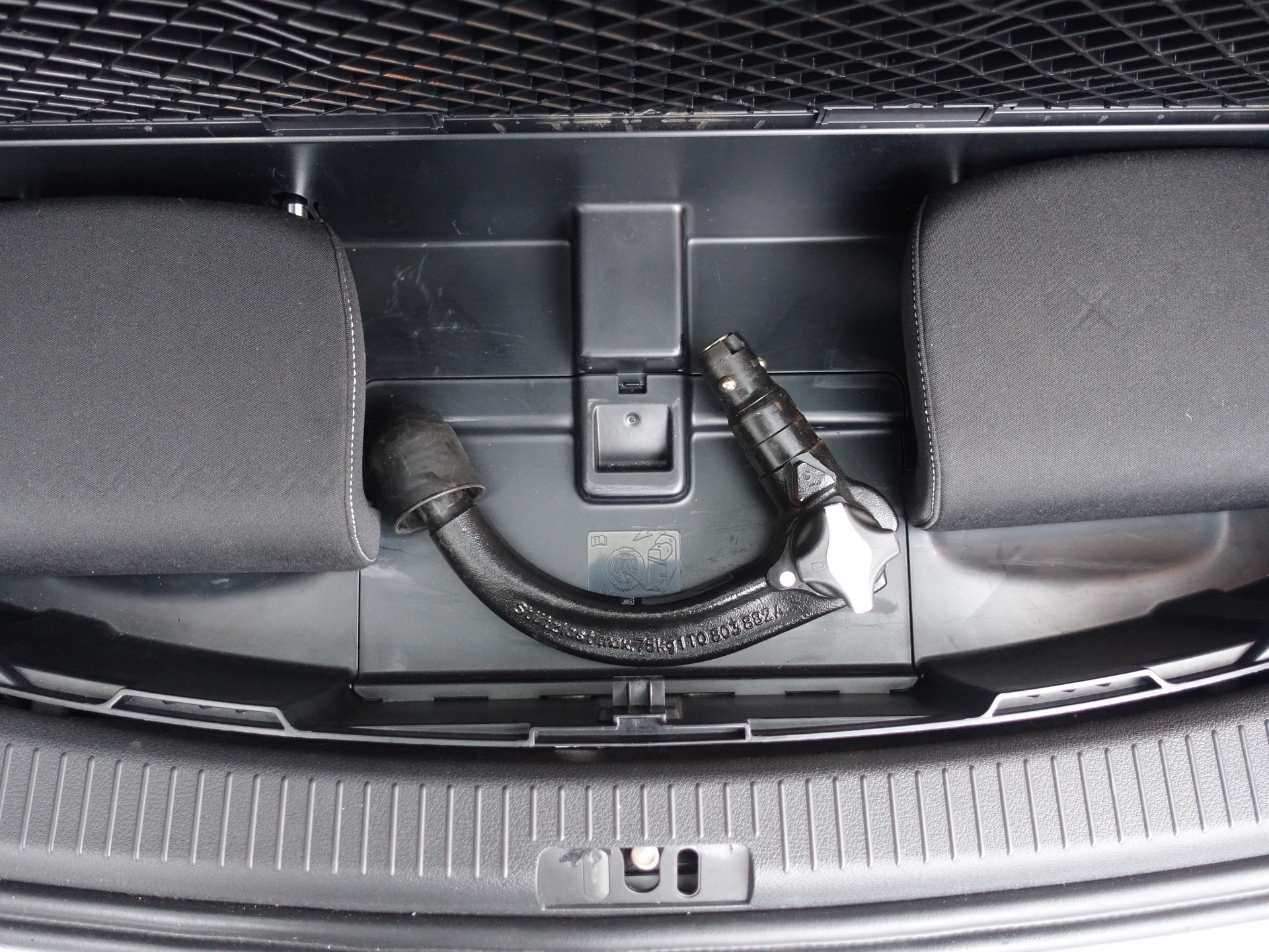 VW Touran 1.4 TSI Cup-image-16
