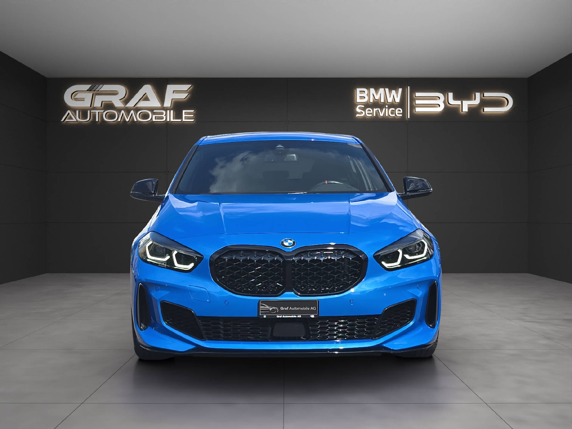 BMW M135i xDrive ** Frisch ab MFK & 12 Monate GARANTIE **-showroom-element-1