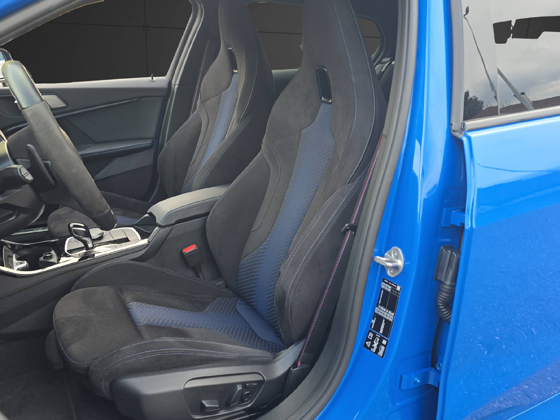 BMW M135i xDrive ** Frisch ab MFK & 12 Monate GARANTIE **-image-8