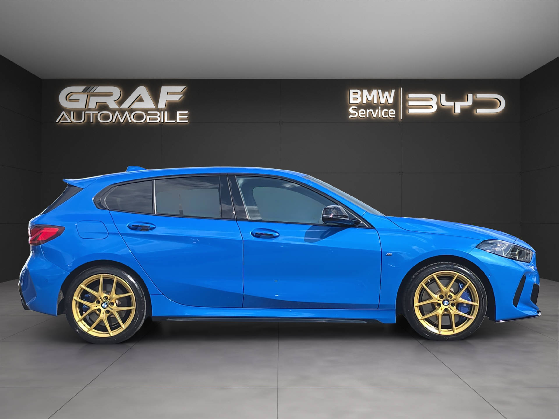 BMW M135i xDrive ** Frisch ab MFK & 12 Monate GARANTIE **-showroom-element-3