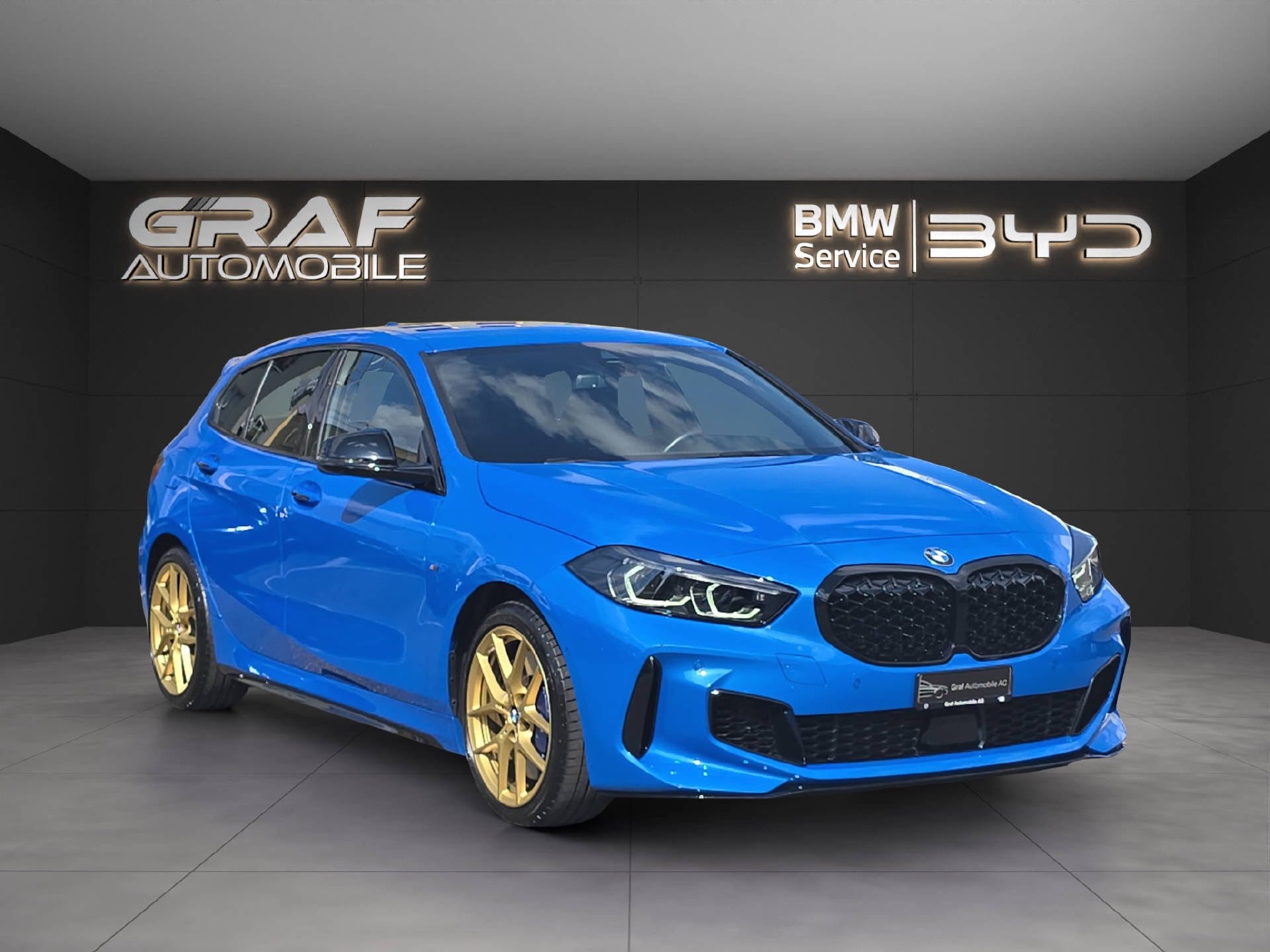 BMW M135i xDrive ** Frisch ab MFK & 12 Monate GARANTIE **-showroom-element-2