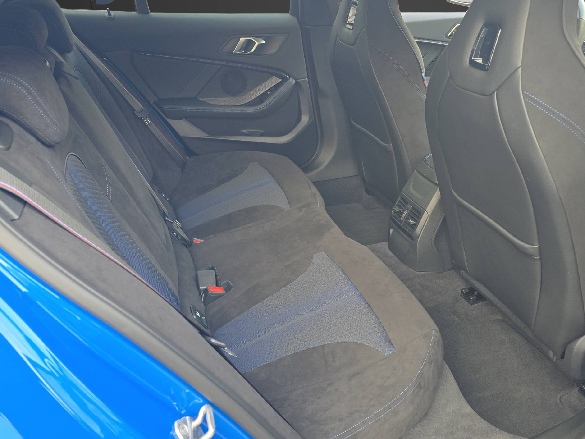 BMW M135i xDrive ** Frisch ab MFK & 12 Monate GARANTIE **-image-11