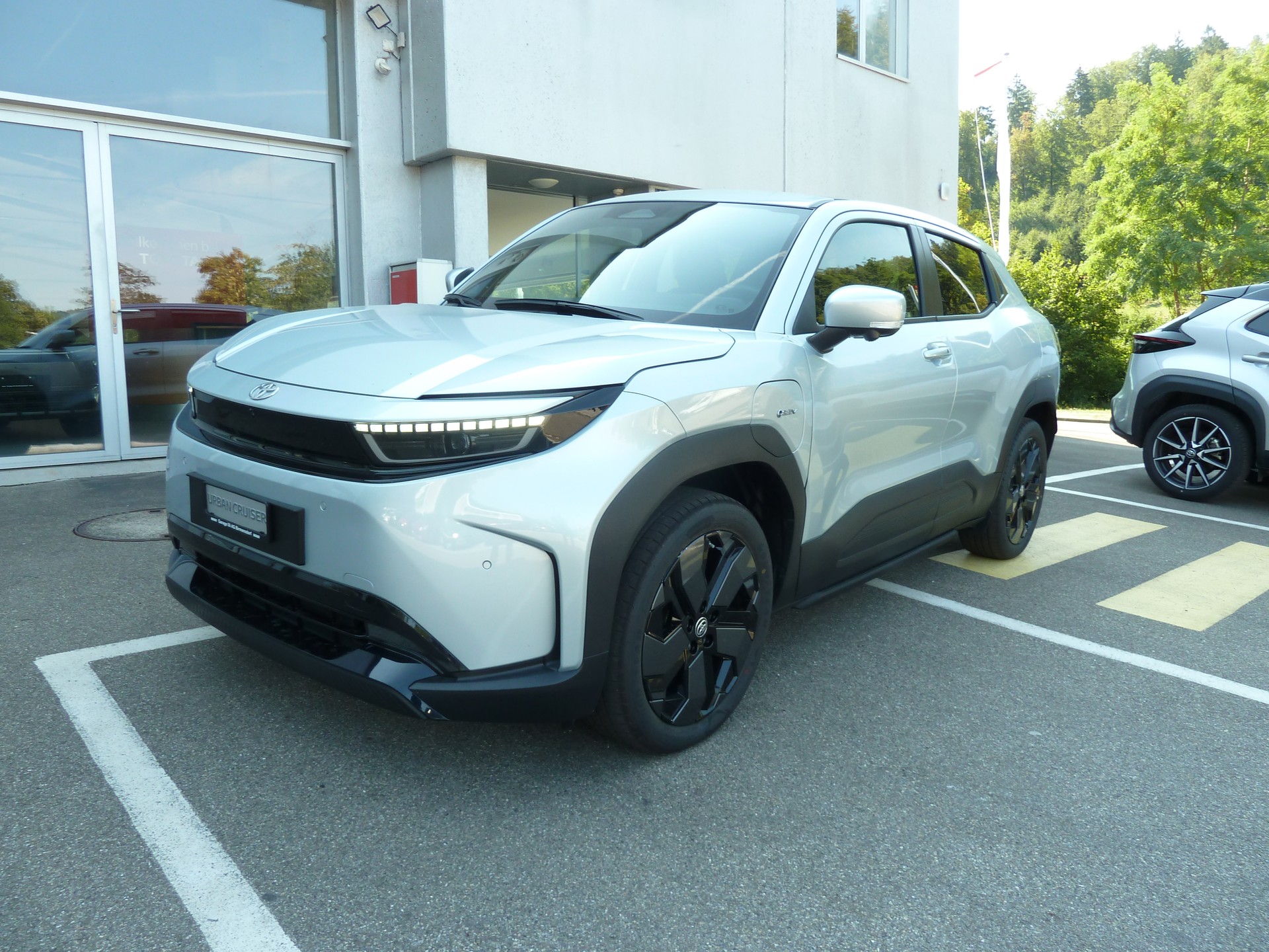 TOYOTA Urban Cruiser 61 kWh Premium AWD
