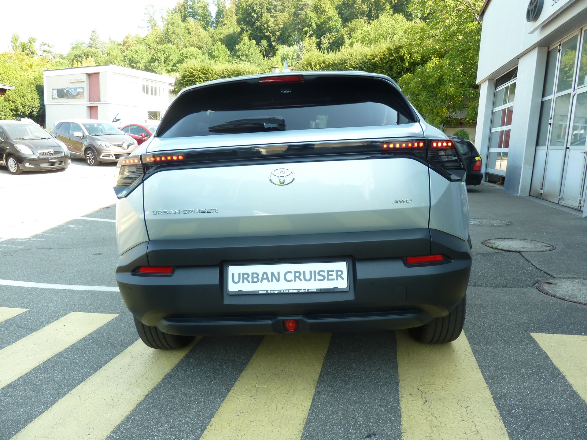 TOYOTA Urban Cruiser 61 kWh Premium AWD-image-7