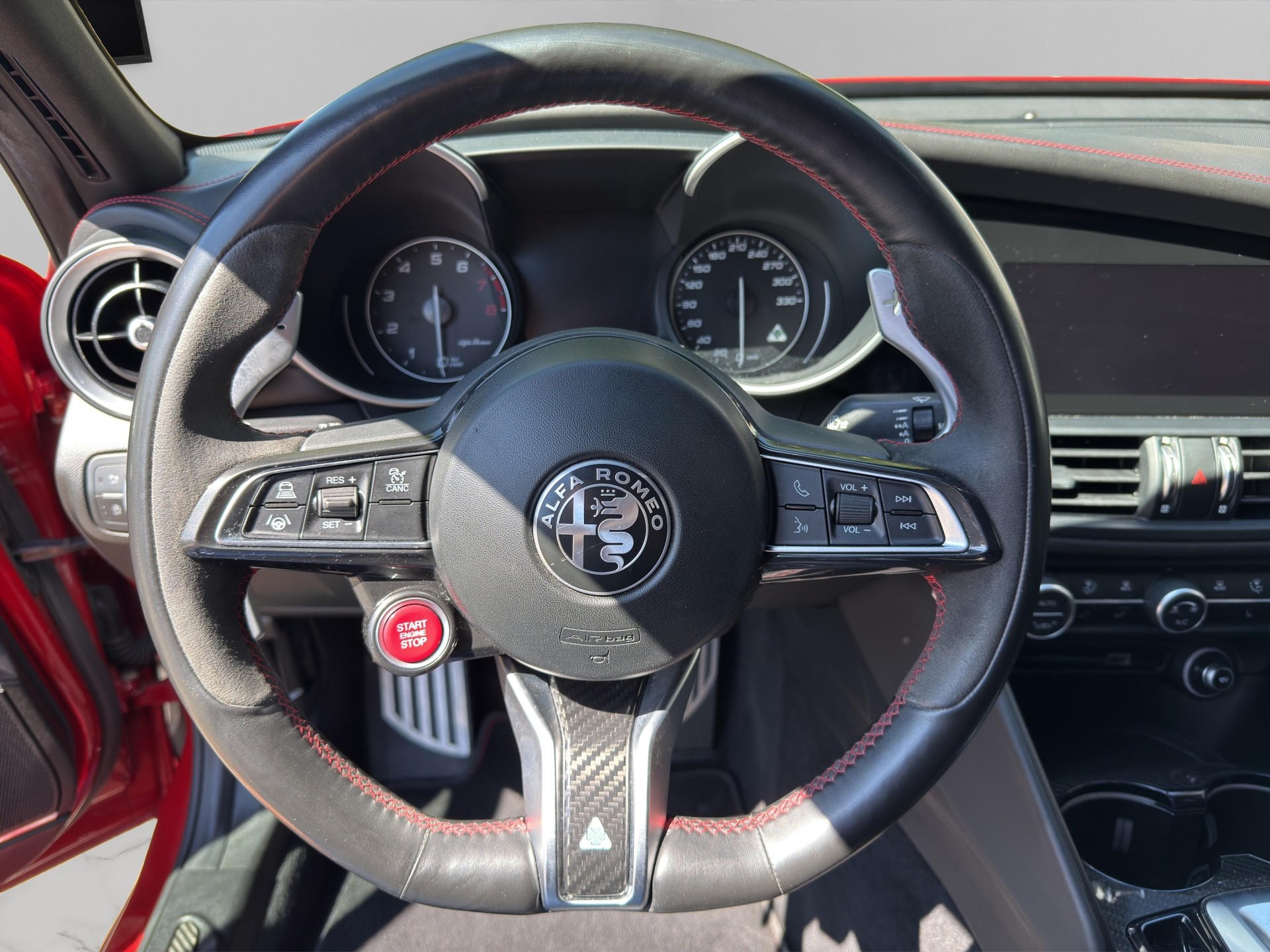 ALFA ROMEO Giulia 2.9 V6 Quadrifoglio Automatic * Facelift * rosso competizione * CH Fahrzeug * Garantie *-image-10
