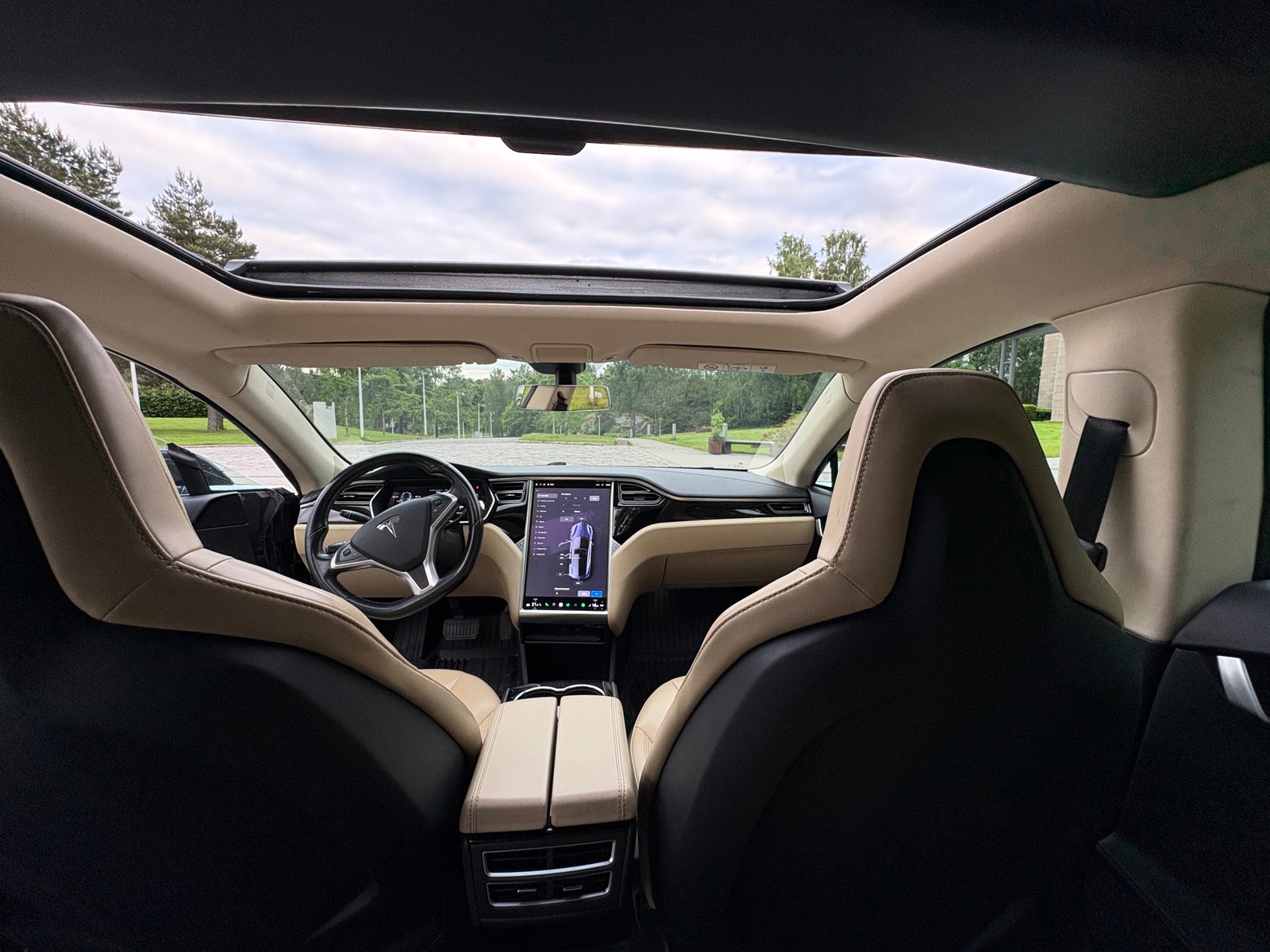 TESLA 85-image-1