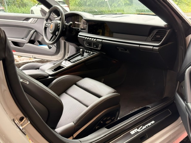 PORSCHE Carrera-image-12