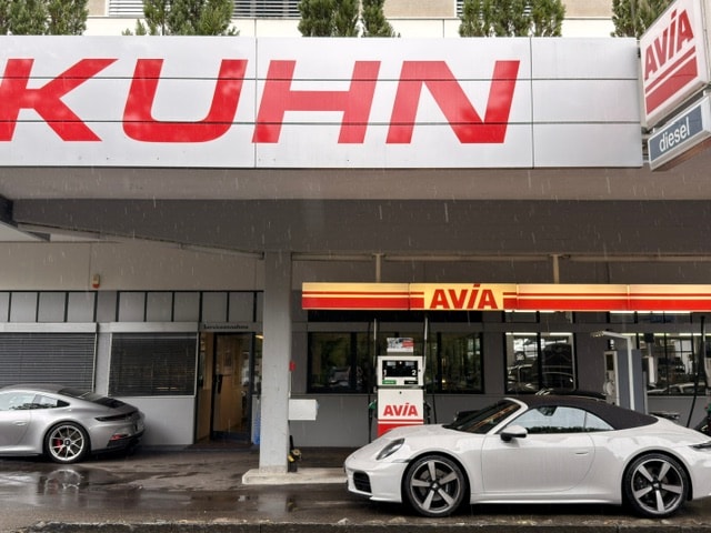 PORSCHE Carrera-image-2