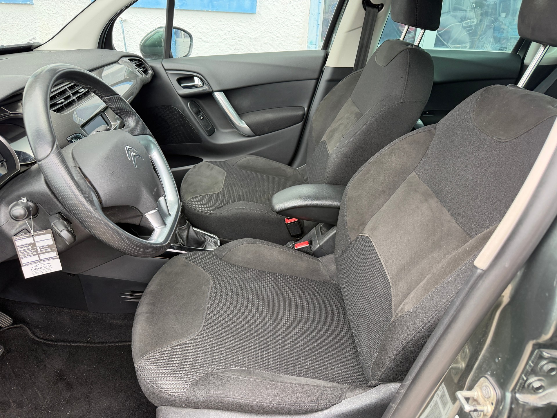 CITROEN C3 1.4i 16V Exclusive-image-4