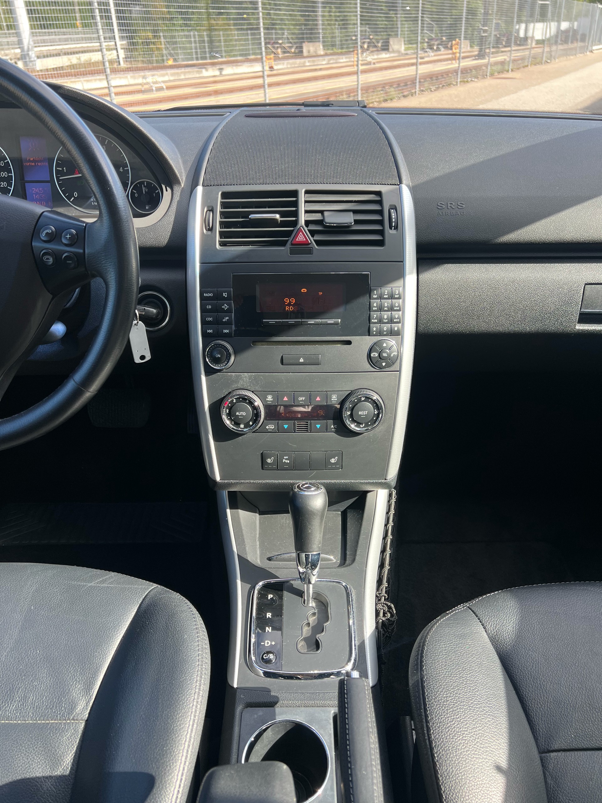 MERCEDES-BENZ A 200 CDI Avantgarde-image-15