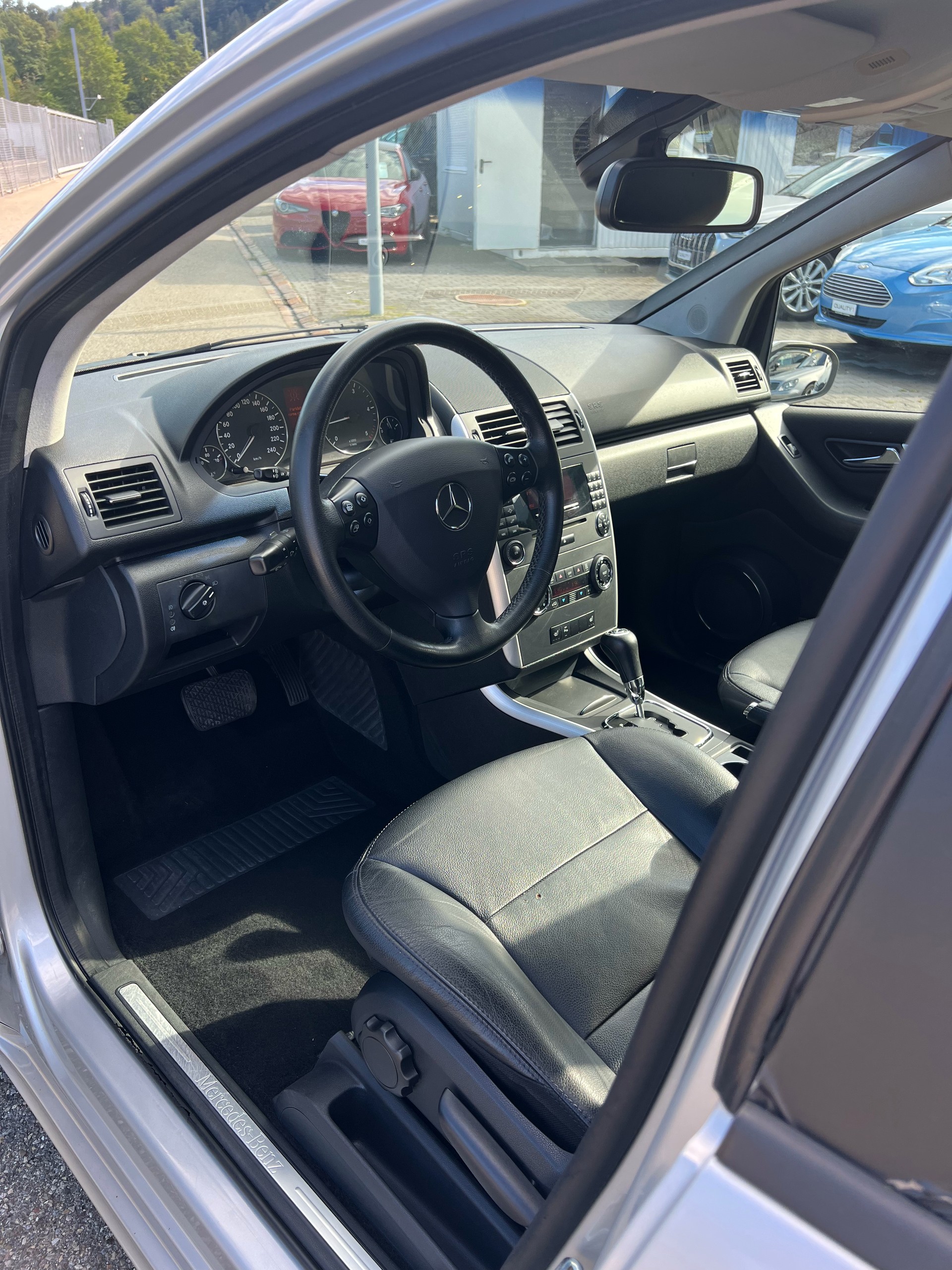 MERCEDES-BENZ A 200 CDI Avantgarde-image-13