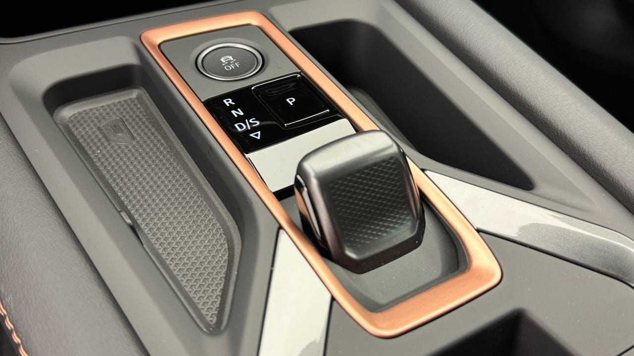 CUPRA Formentor 1.5 e-HYBRID pHEV VZ Black Edition-image-10