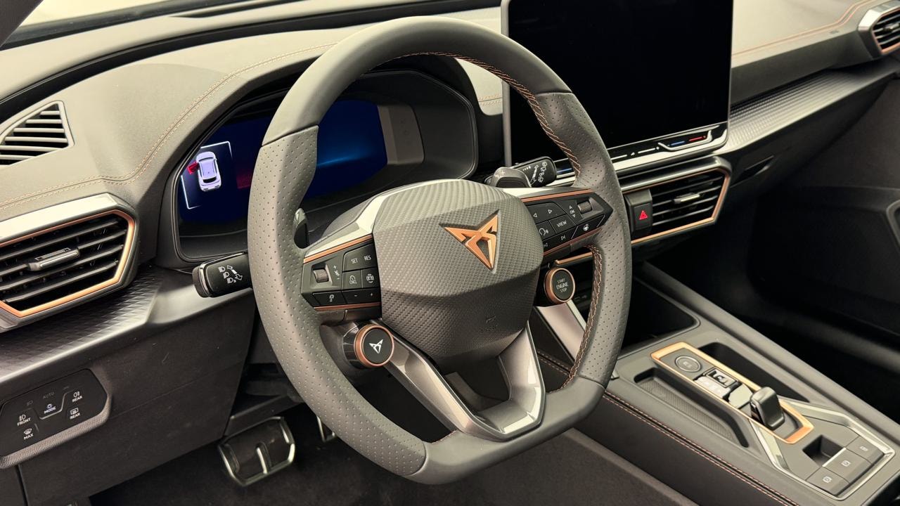 CUPRA Formentor 1.5 e-HYBRID pHEV VZ Black Edition-image-6