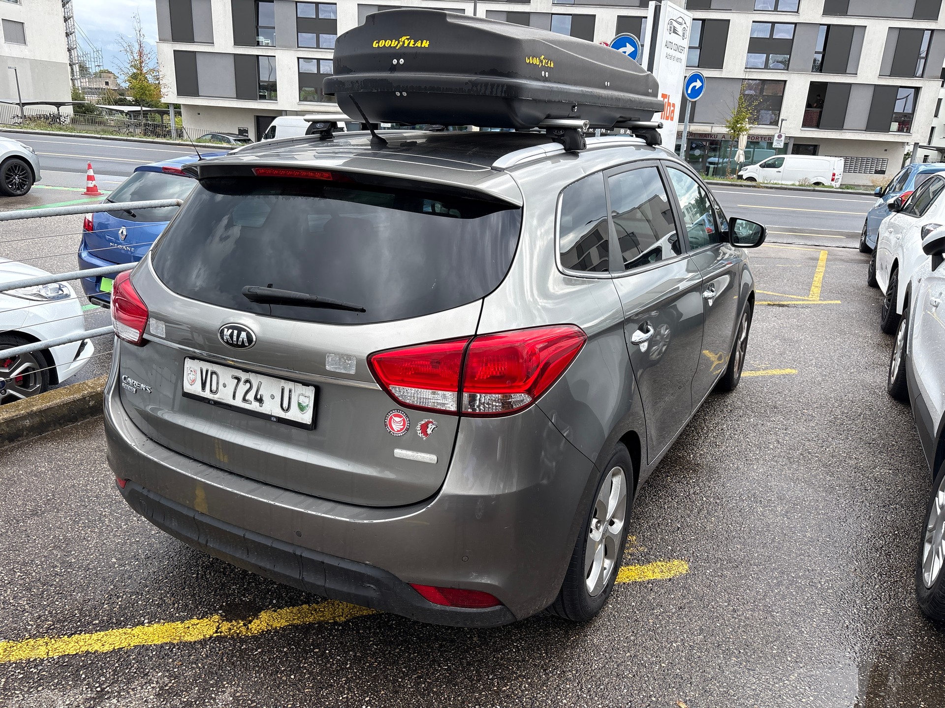 KIA Carens 1.6 GDI Trend-image-2